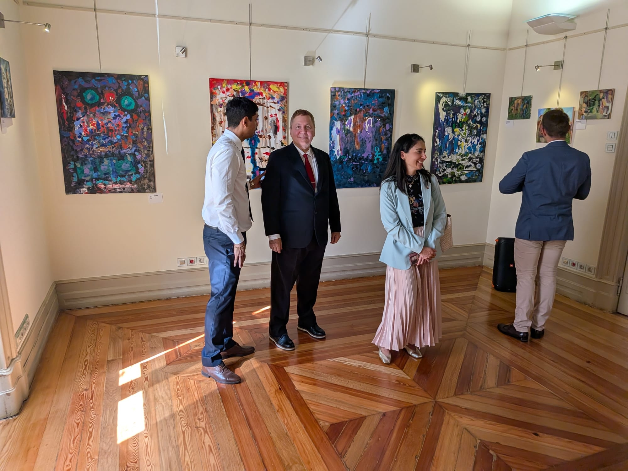 Los vínculos entre el Caribe y la Amazonia visibilizados a través de la exposición colectiva 'Arte joven del Caribe' que inauguró la Embajada de Colombia en Portugal