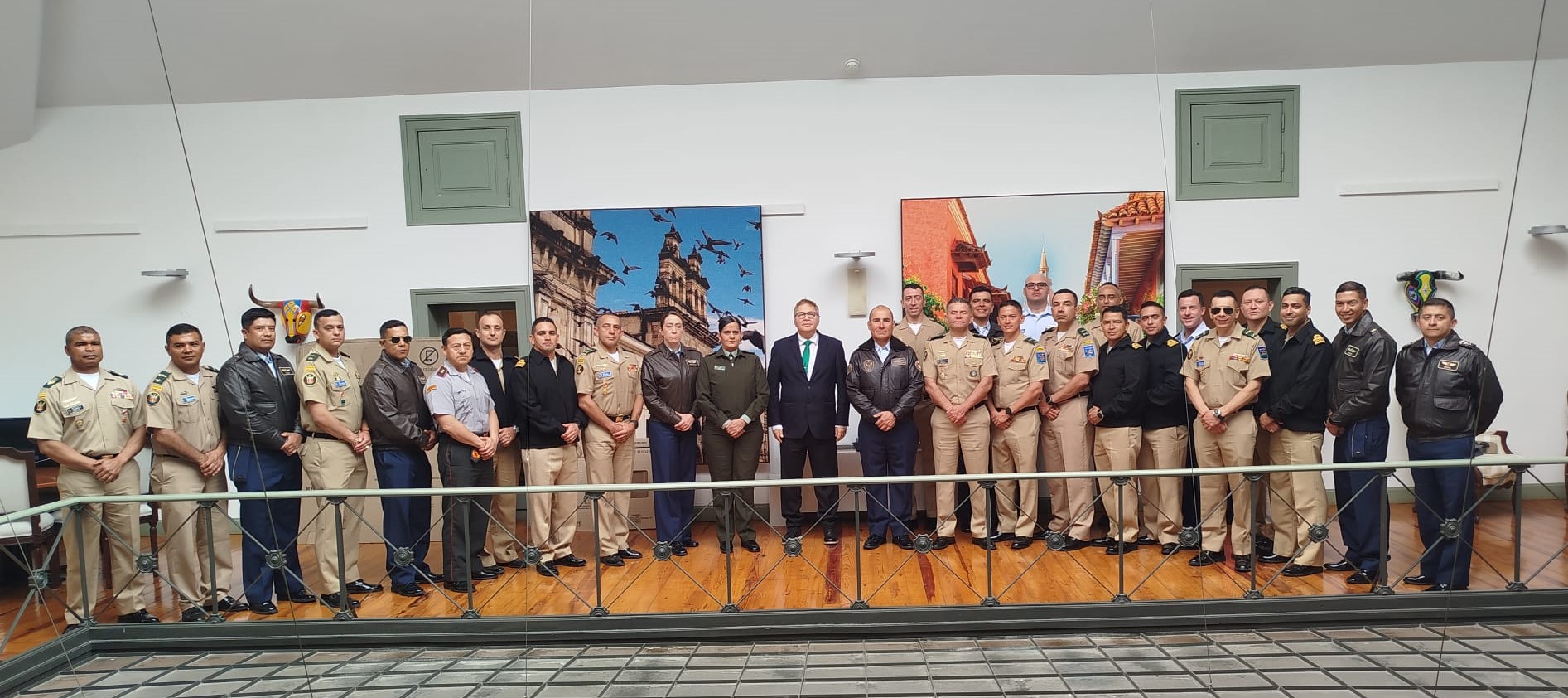 Embajador de Colombia en Portugal recibió a los alumnos del Curso de Estado Mayor de las Fuerzas Armadas