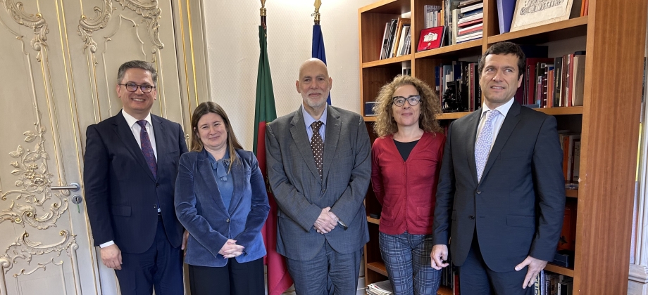 Embajador de Colombia en Portugal visitó a la Directora del Instituto Camões