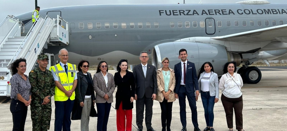 Embajada en Portugal recibió vuelo humanitario con connacionales del Líbano