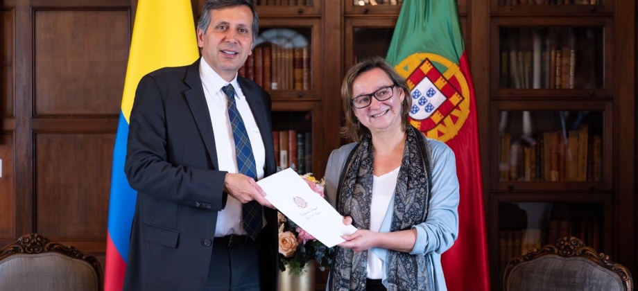 Viceministro Echeverri recibió copias de estilo de las cartas credenciales de la nueva embajadora de Portugal en Colombia