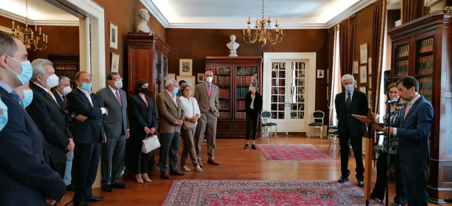 La Embajadora de Colombia en Portugal recibió el Premio IPDAL – Vista Alegre