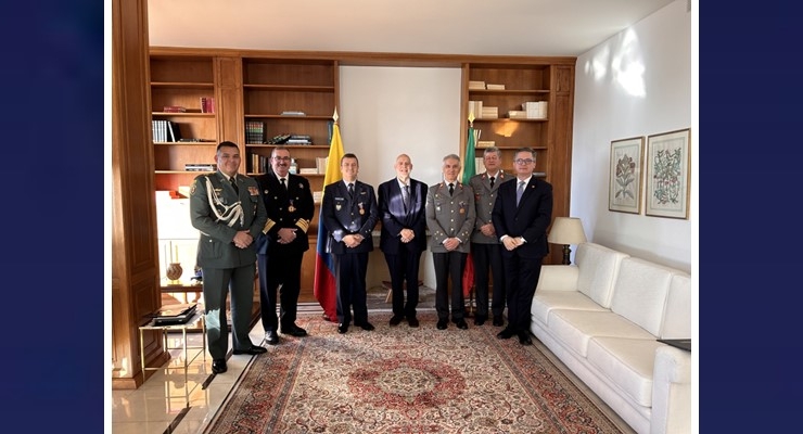 Embajador de Colombia en Portugal condecoró a Altos Mandos Militares portugueses