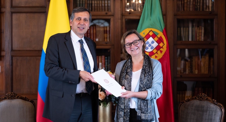 Viceministro Echeverri recibió copias de estilo de las cartas credenciales de la nueva embajadora de Portugal en Colombia